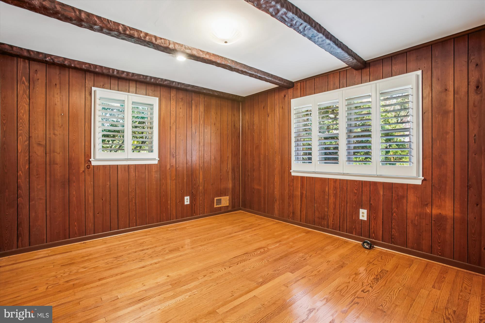 ARLINGTON FOREST - Residential