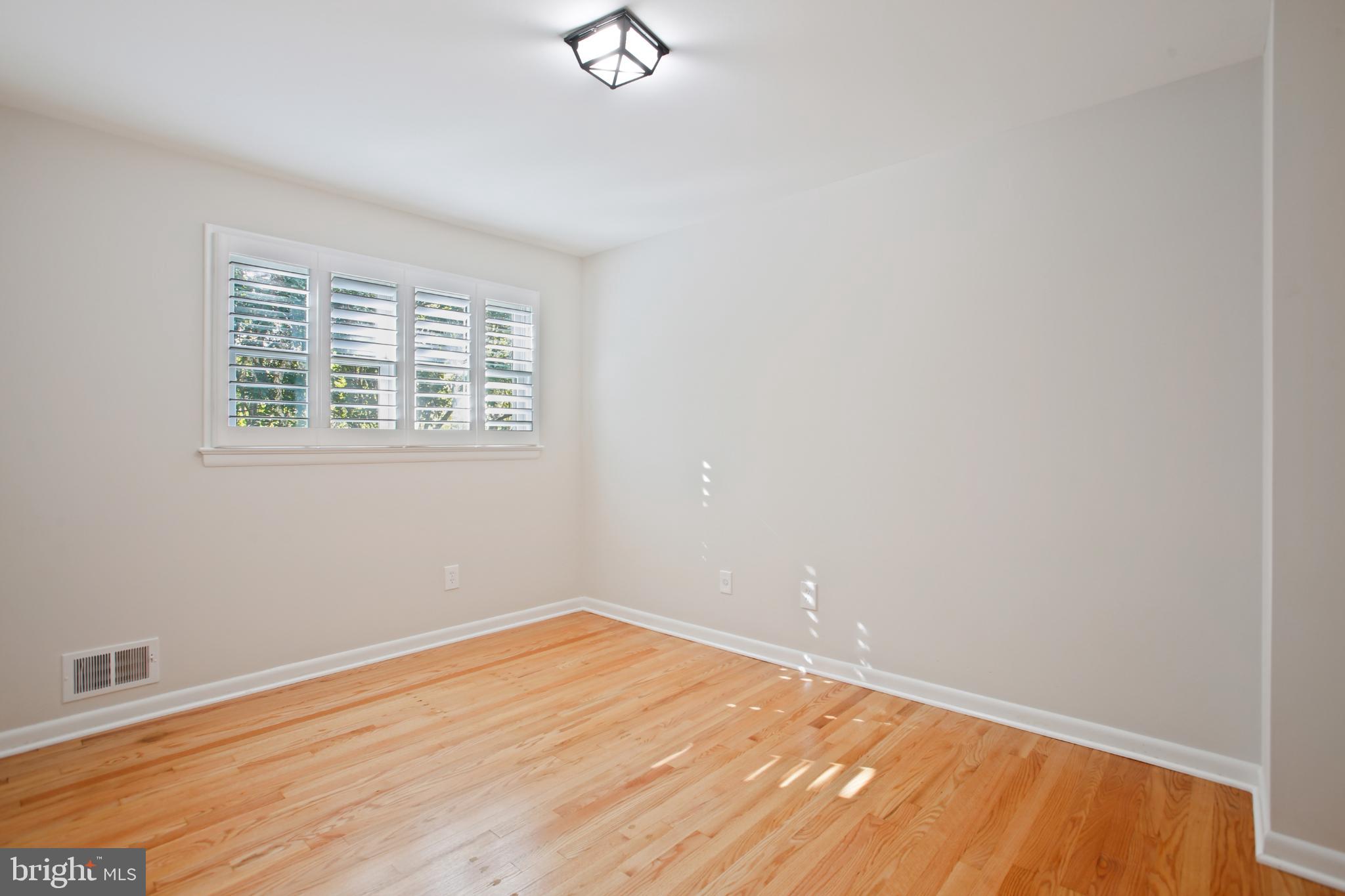 ARLINGTON FOREST - Residential