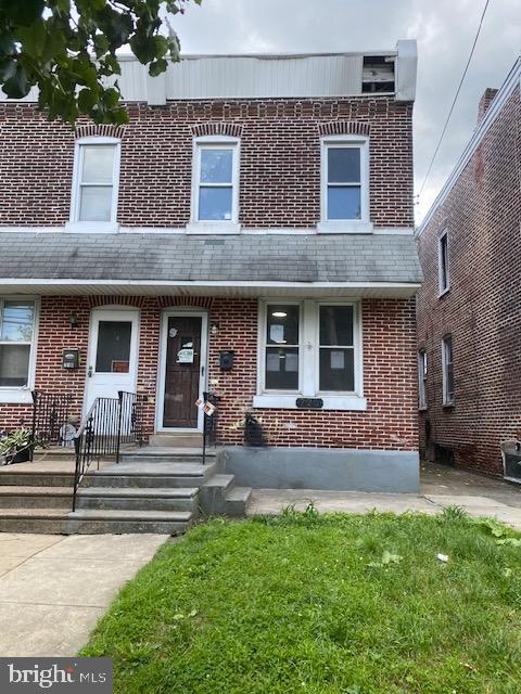 Beautifuly updated twin in Eddystone Boro. Freshly painted in a neutral palette which allows for natural light to soak in. Brand new kitchen, new bathroom, new heater, new hot water heater, new LVP throughout allow for ease of living. All of the big ticket items have been replaced. Close to Train and 95, this is a very convenient location. Great neighborhood within a great community. There will be a 4th bedroom added on the first floor and a new oven has been ordered.