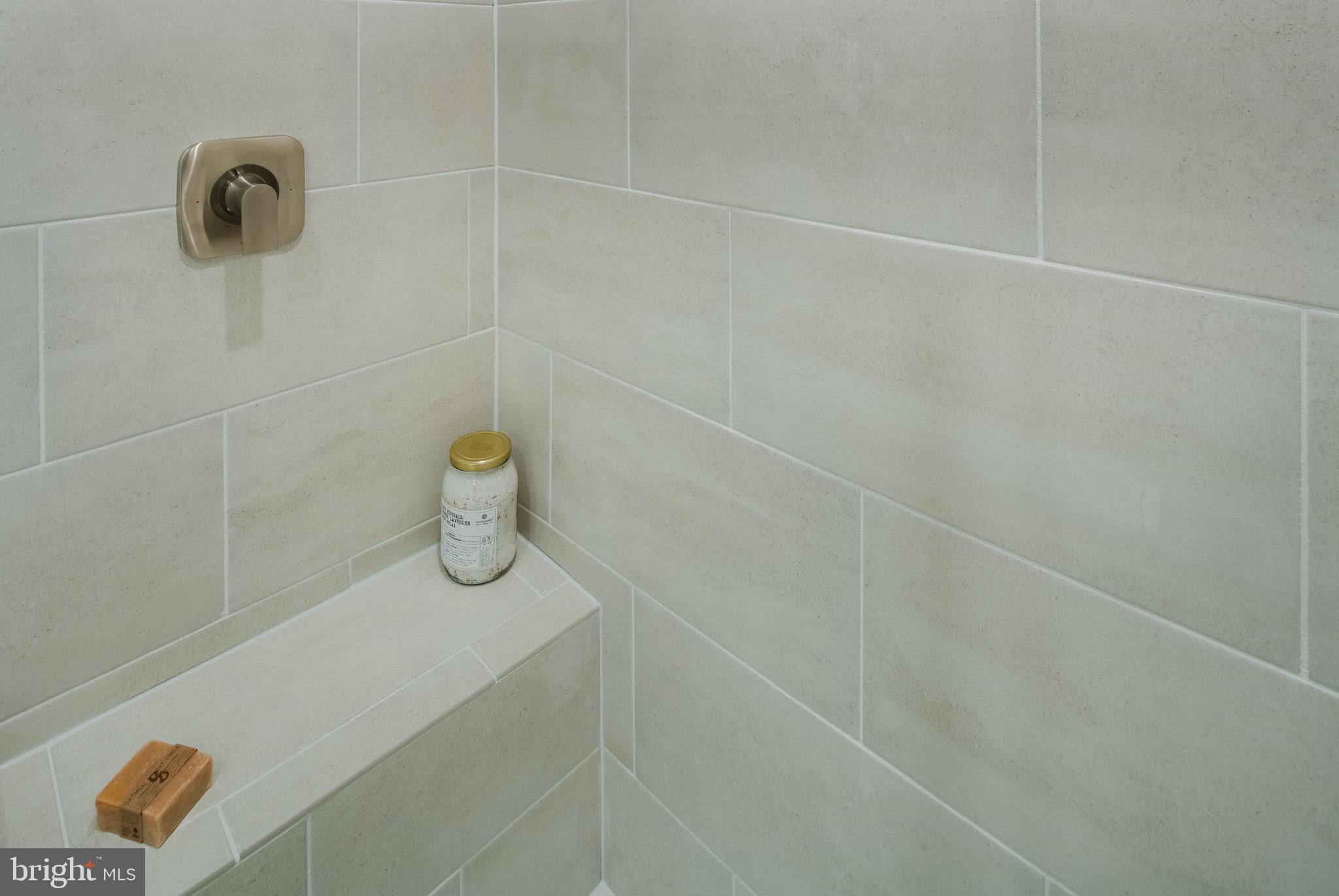 CHARLES - Residential