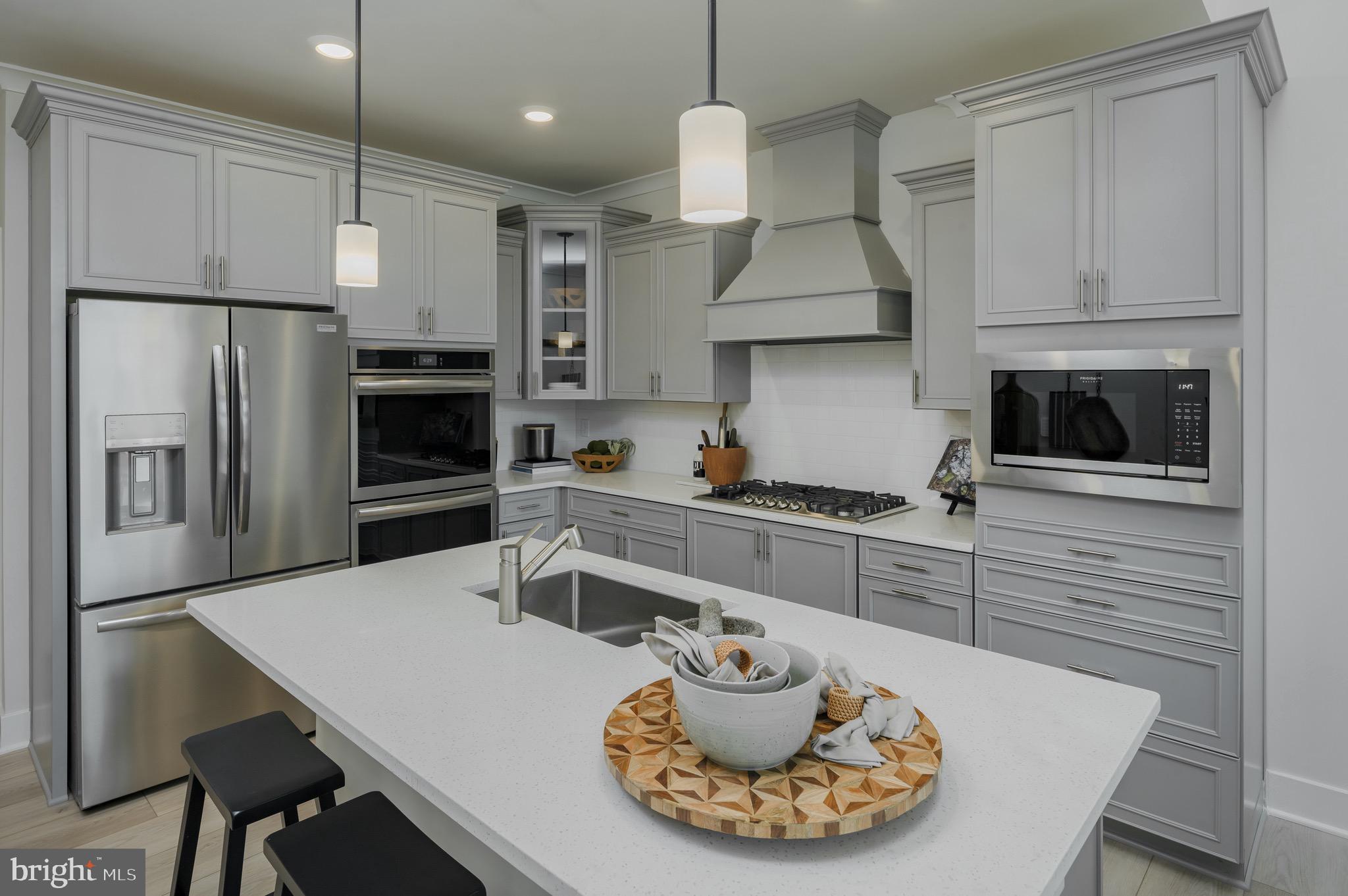 CHARLES - Residential