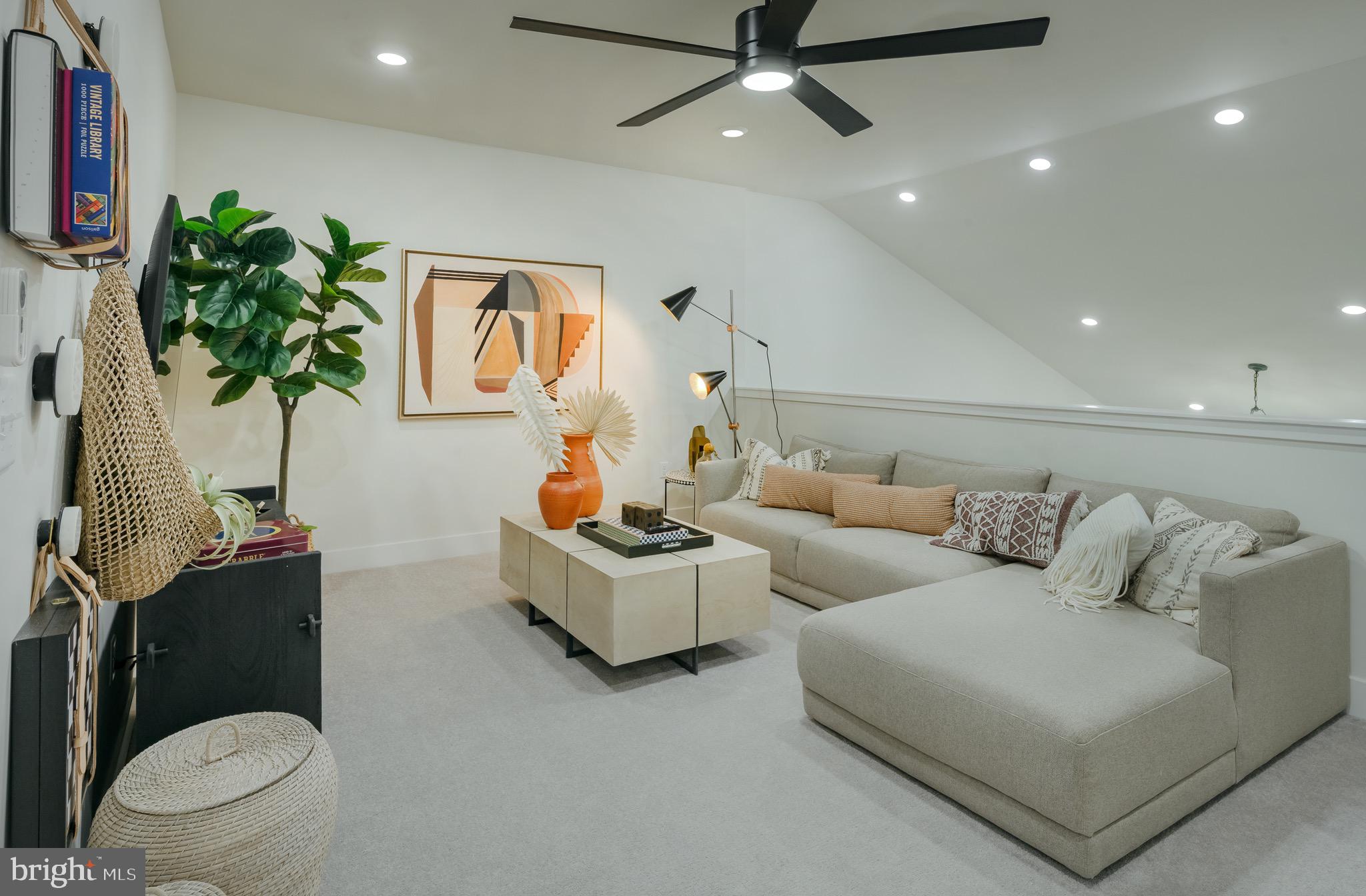 CHARLES - Residential