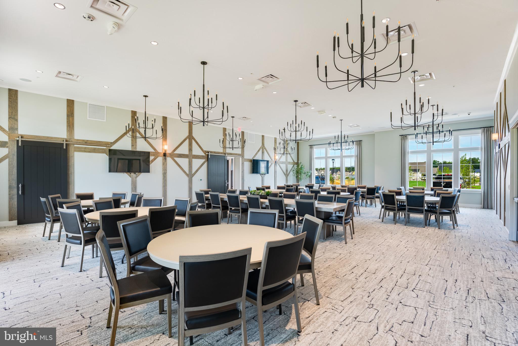 CHARLES - Residential