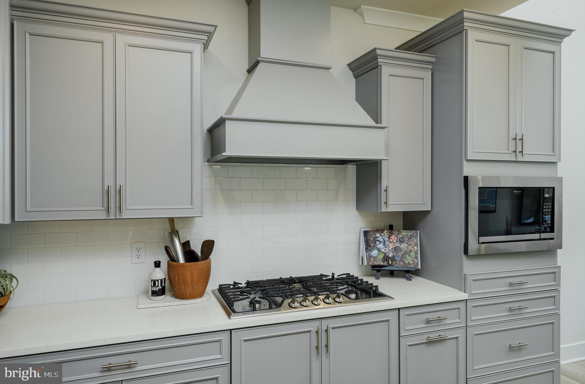 CHARLES - Residential