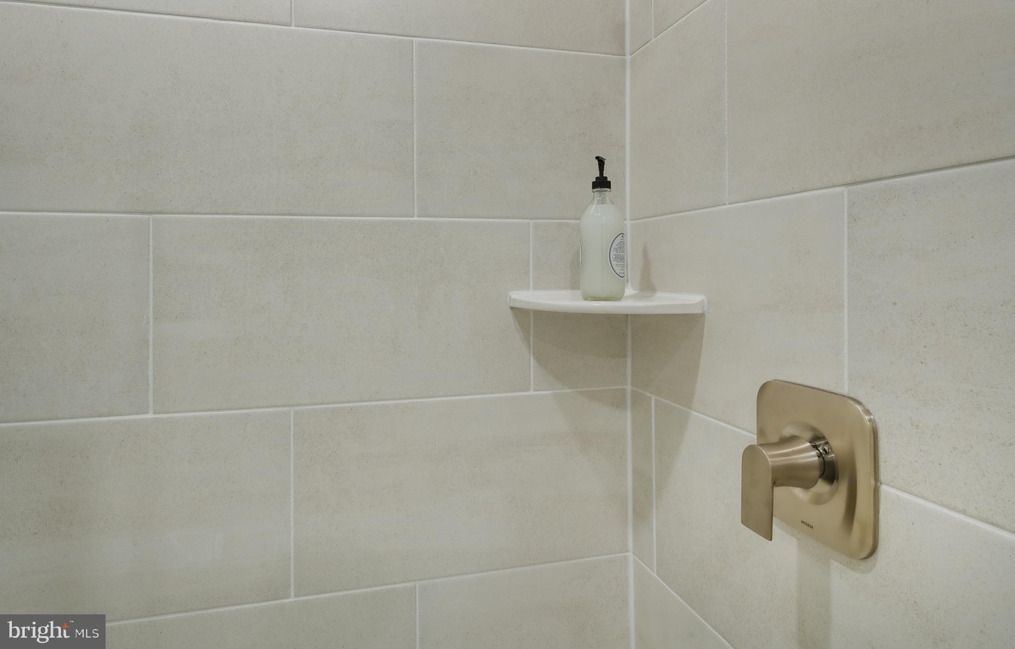 CHARLES - Residential