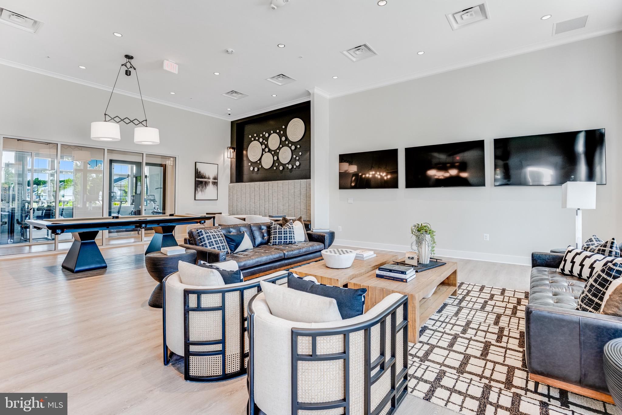 CHARLES - Residential