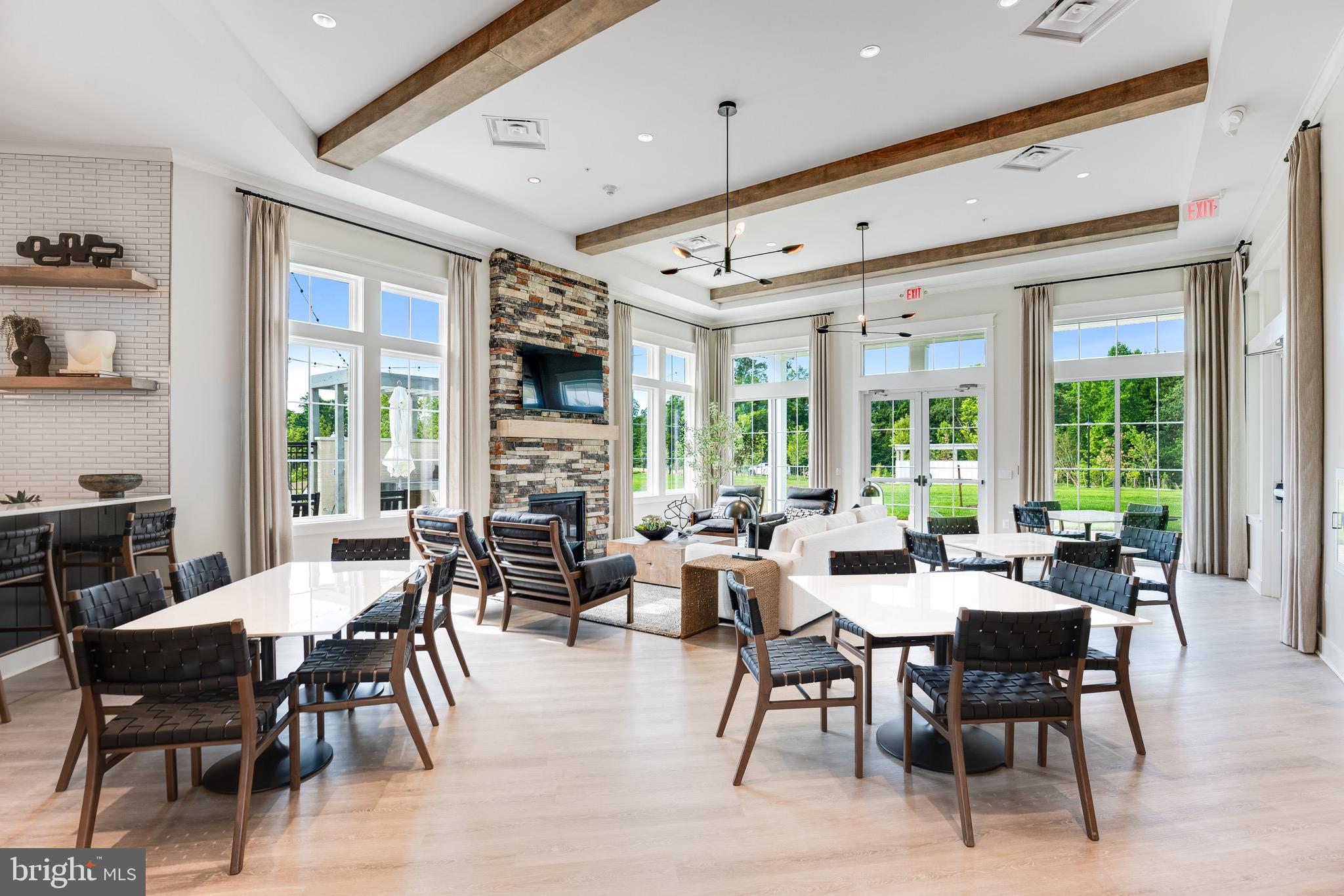 CHARLES - Residential