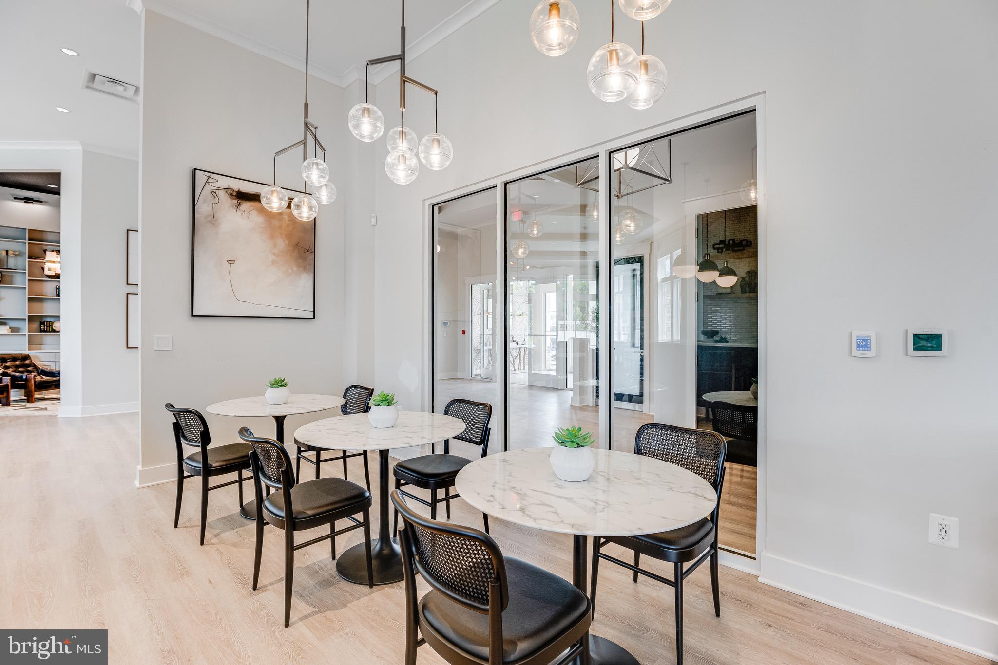 CHARLES - Residential