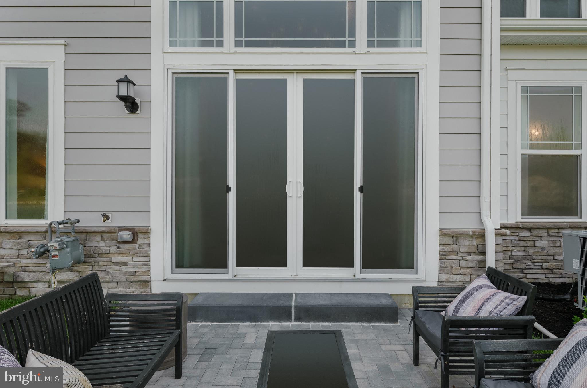 CHARLES - Residential