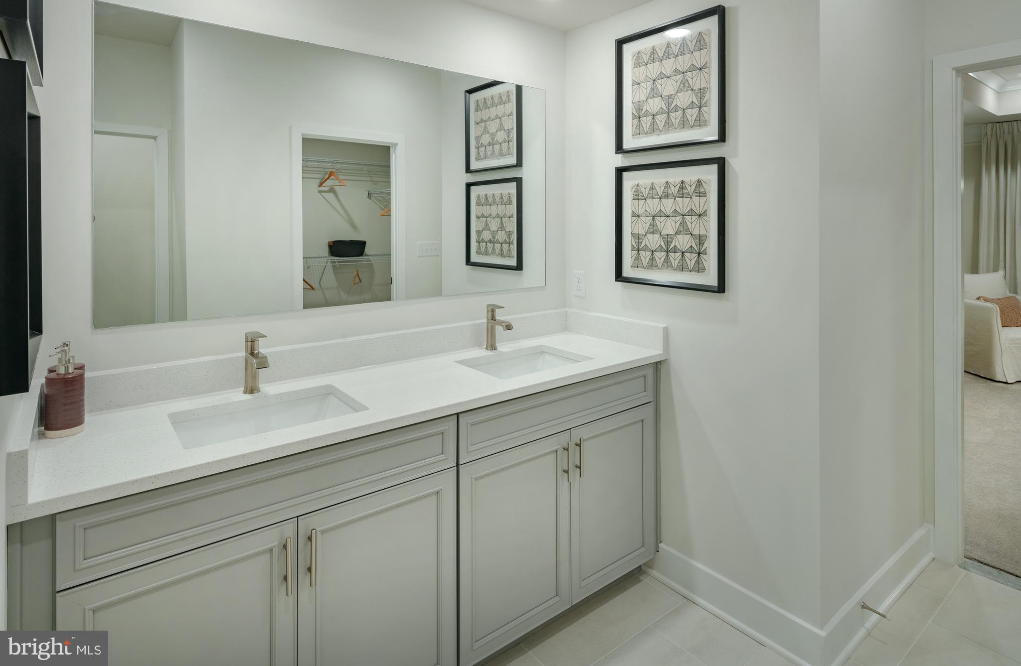 CHARLES - Residential