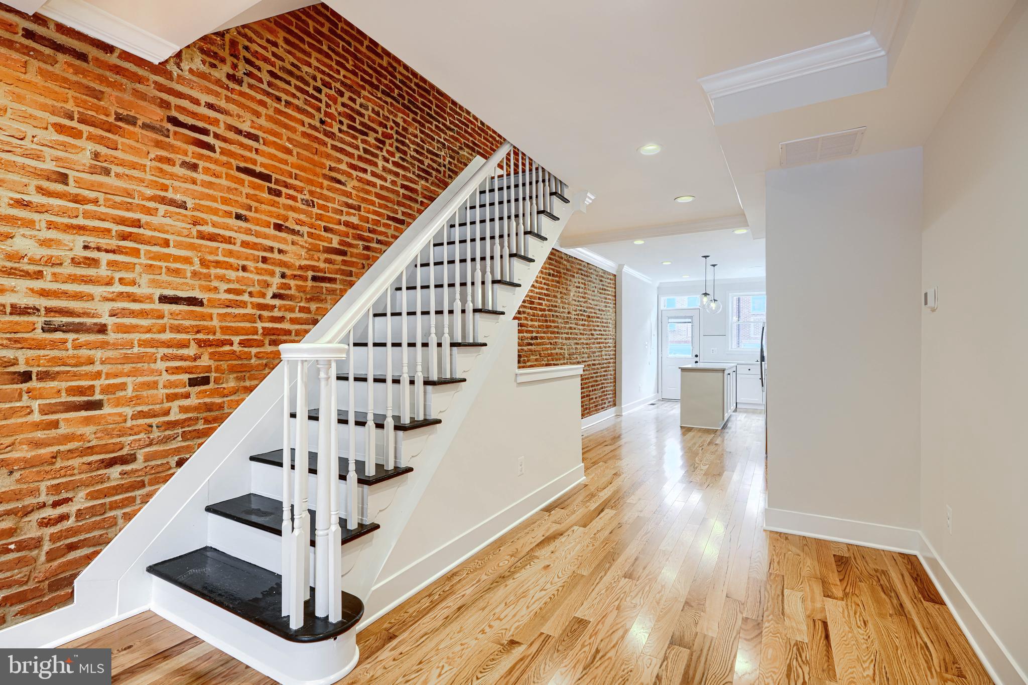 LOCUST POINT - Residential