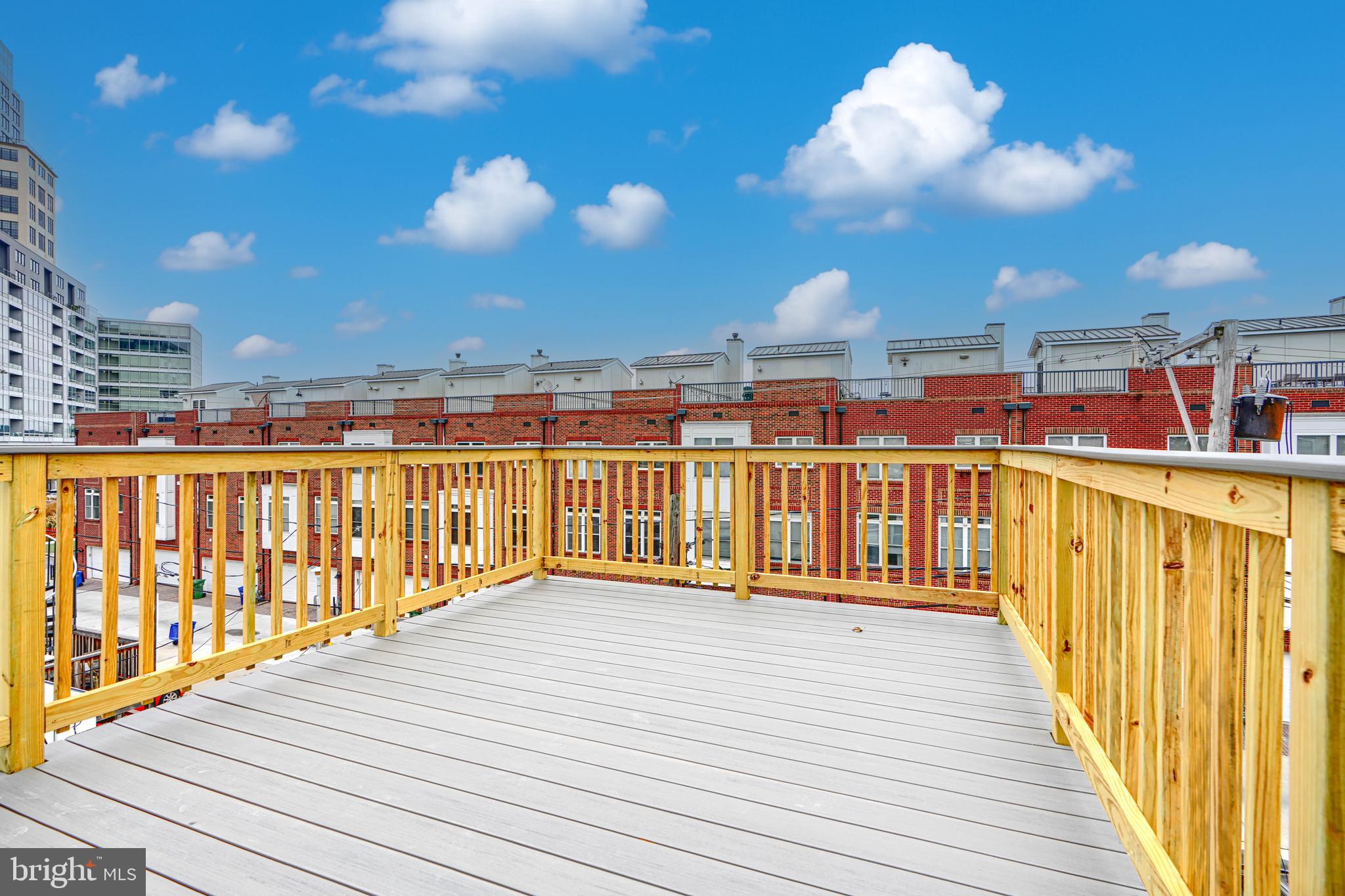 LOCUST POINT - Residential