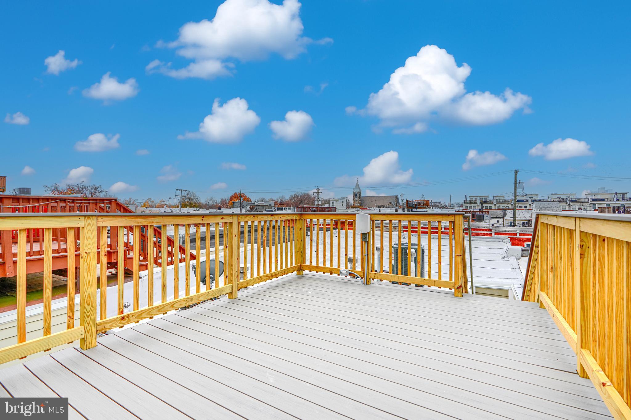 LOCUST POINT - Residential