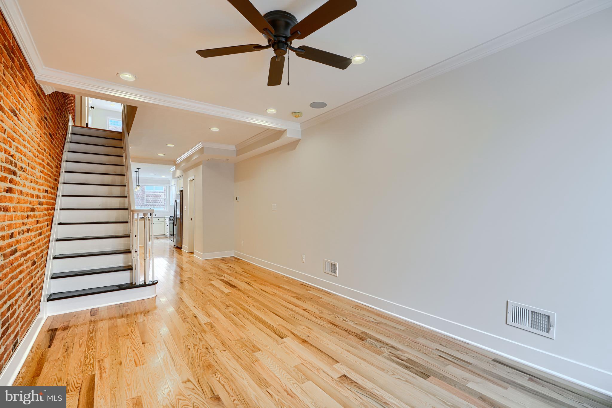 LOCUST POINT - Residential