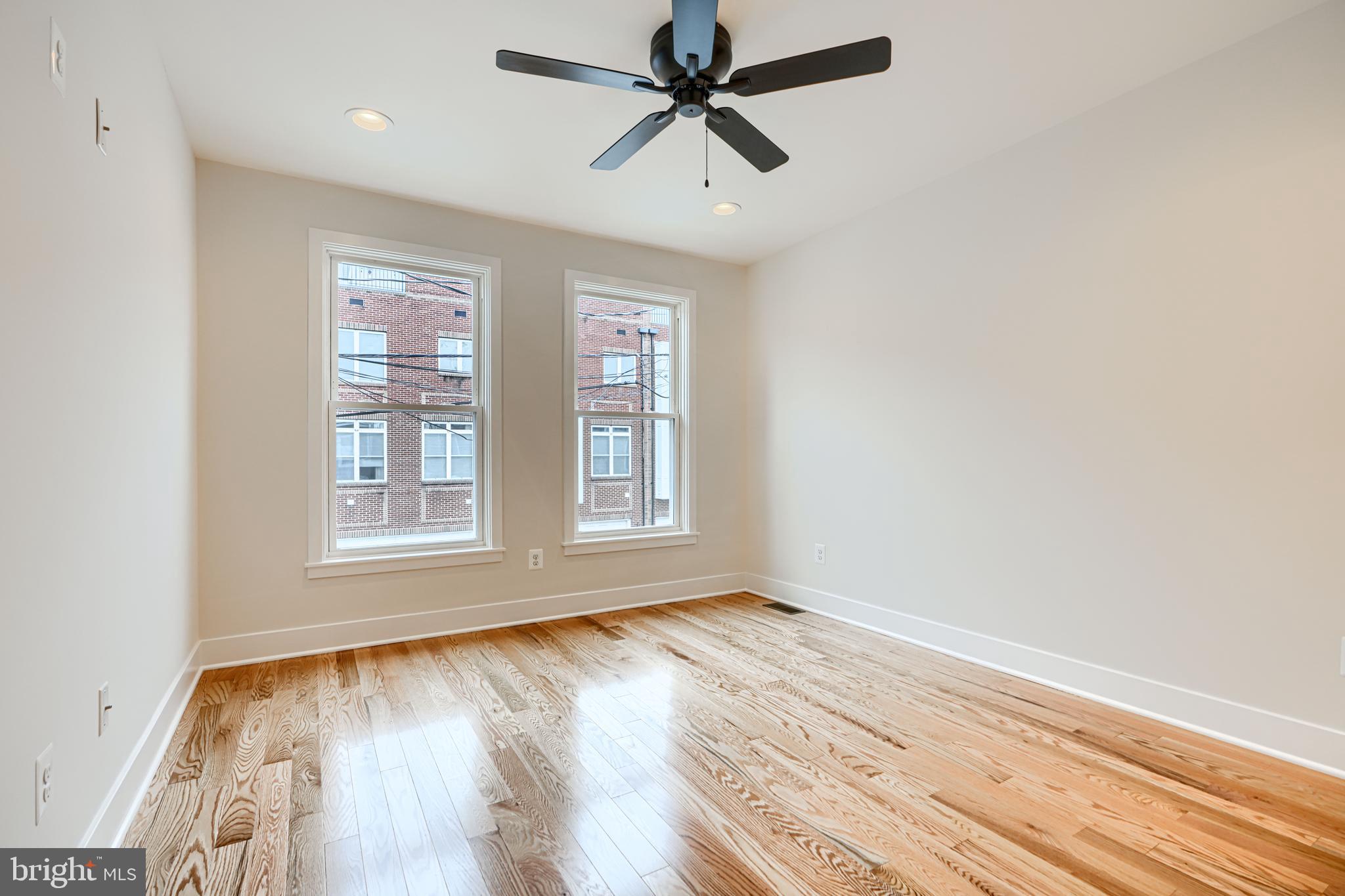 LOCUST POINT - Residential