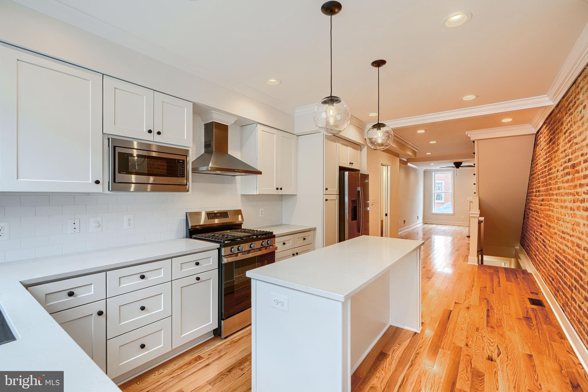 LOCUST POINT - Residential