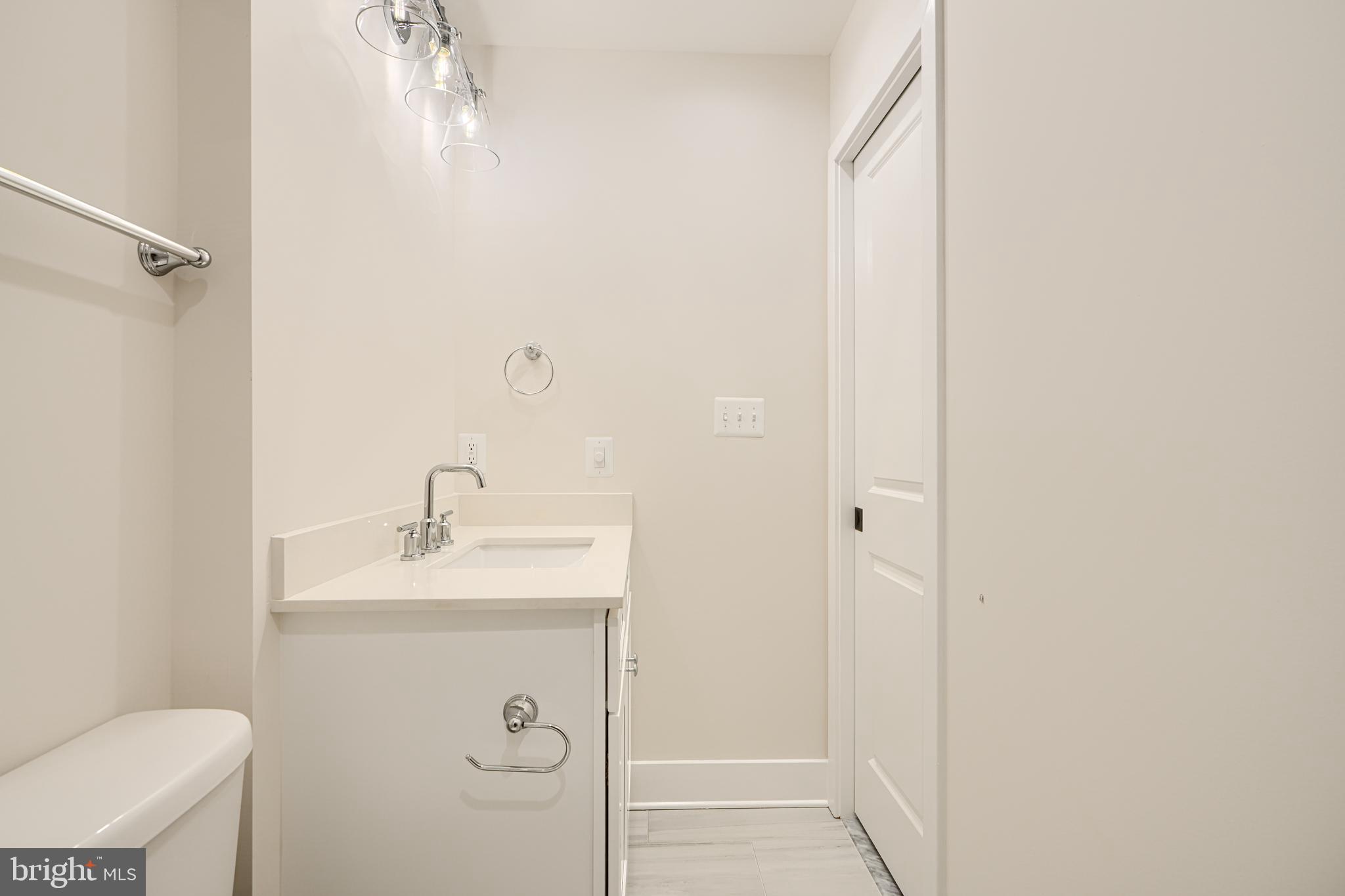 LOCUST POINT - Residential