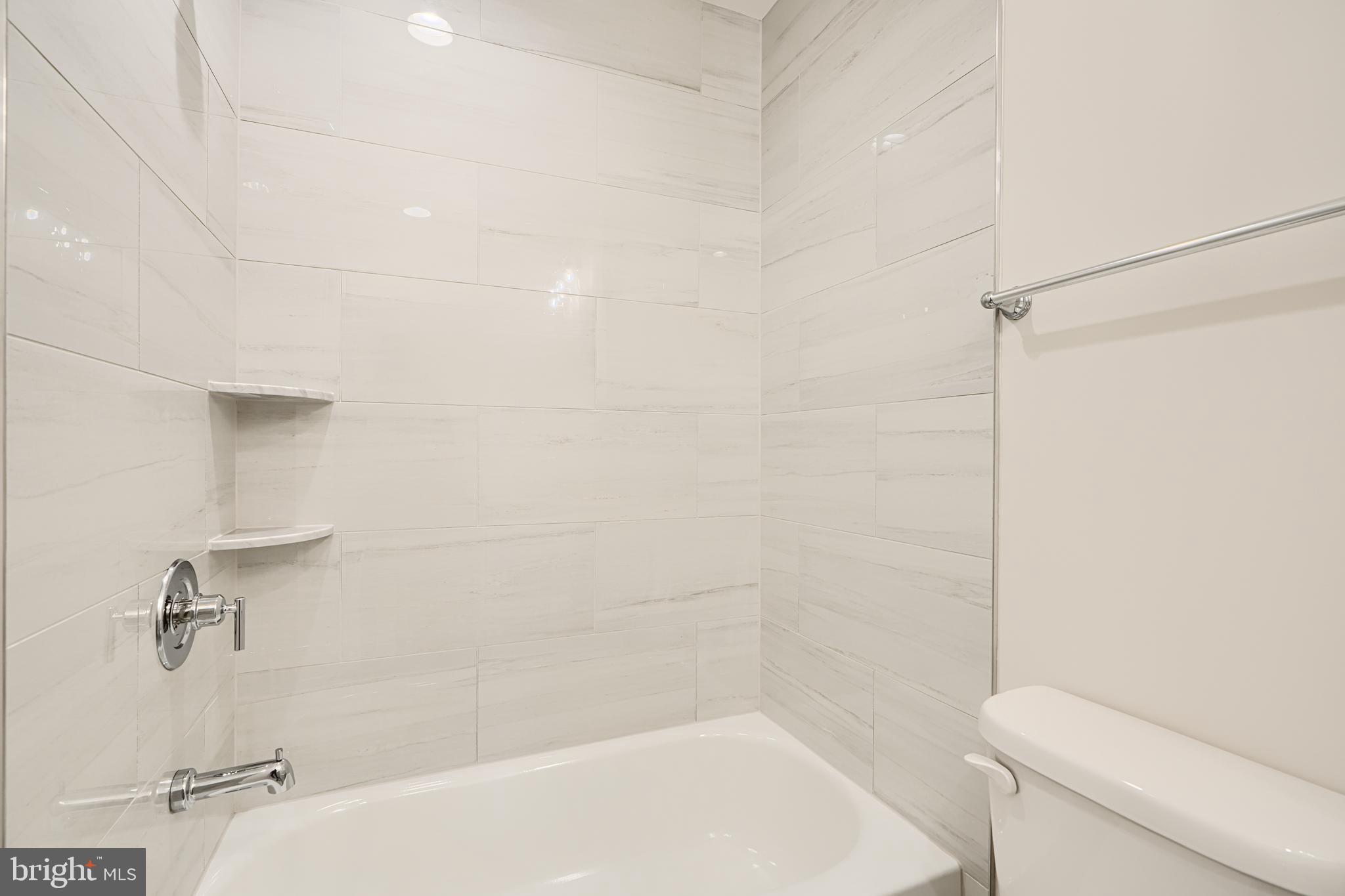 LOCUST POINT - Residential