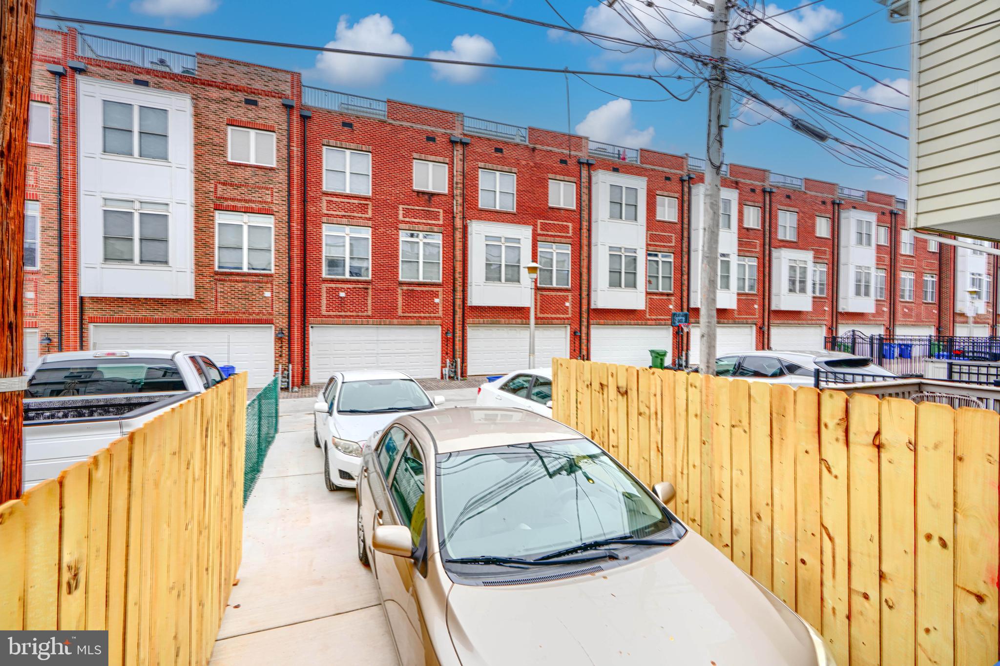 LOCUST POINT - Residential