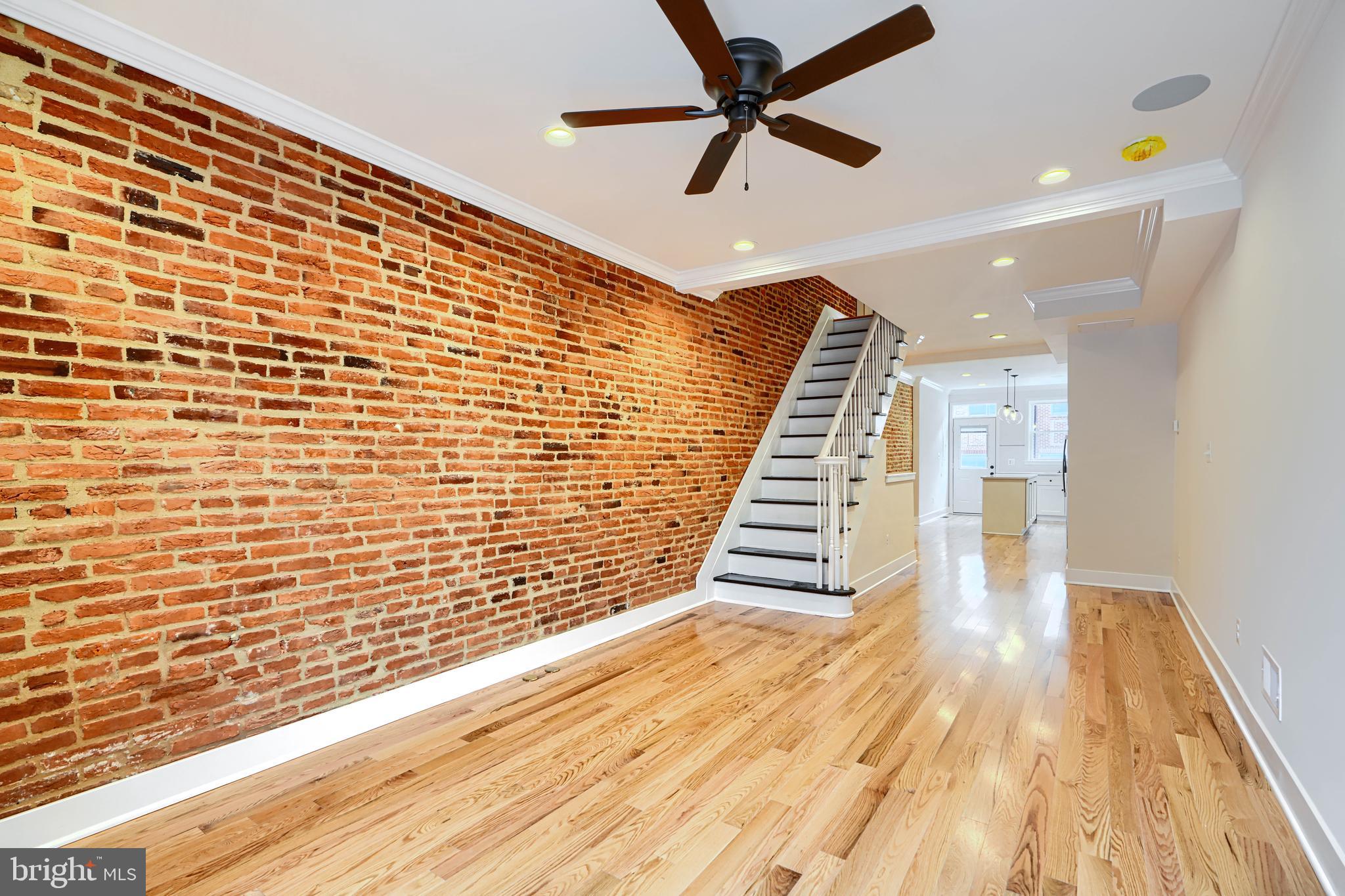 LOCUST POINT - Residential