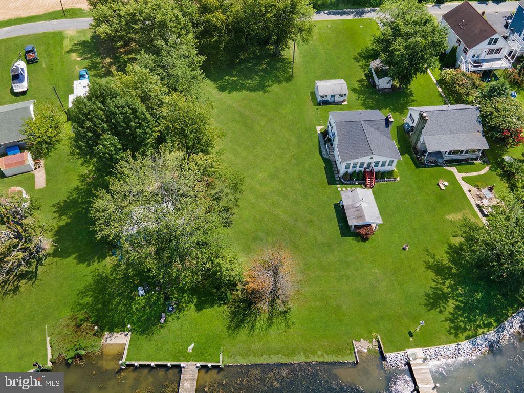 BOWLEYS QUARTERS - Land