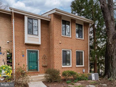 Photo of 2012 Swans Neck Way, RESTON, VA 20191 (MLS # VAFX2294470)