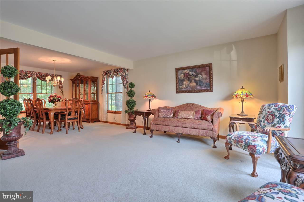 SUNNY HILL FARMS - Residential