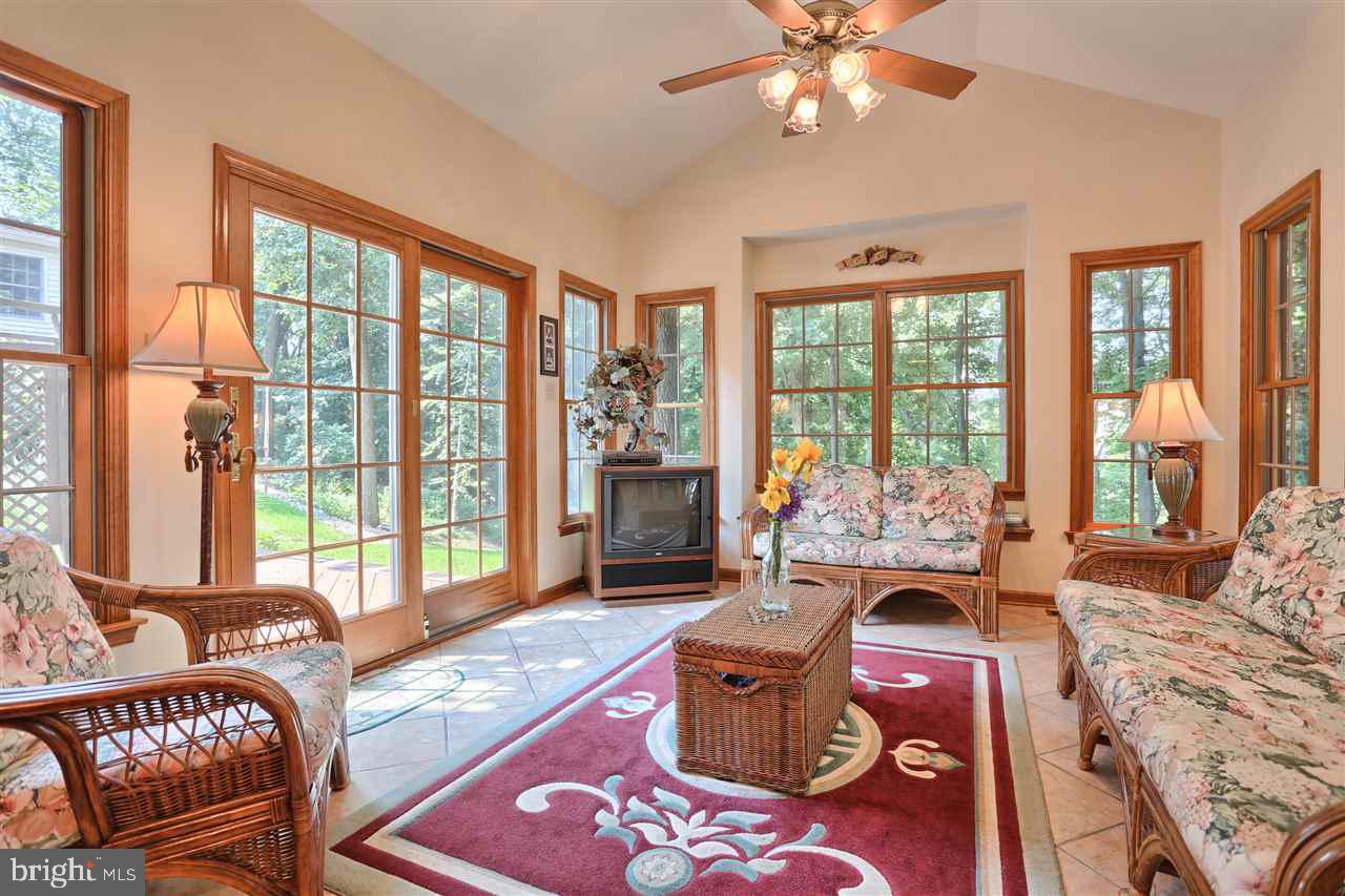 SUNNY HILL FARMS - Residential