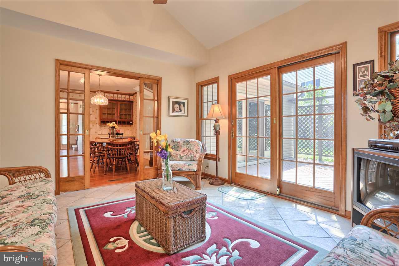 SUNNY HILL FARMS - Residential
