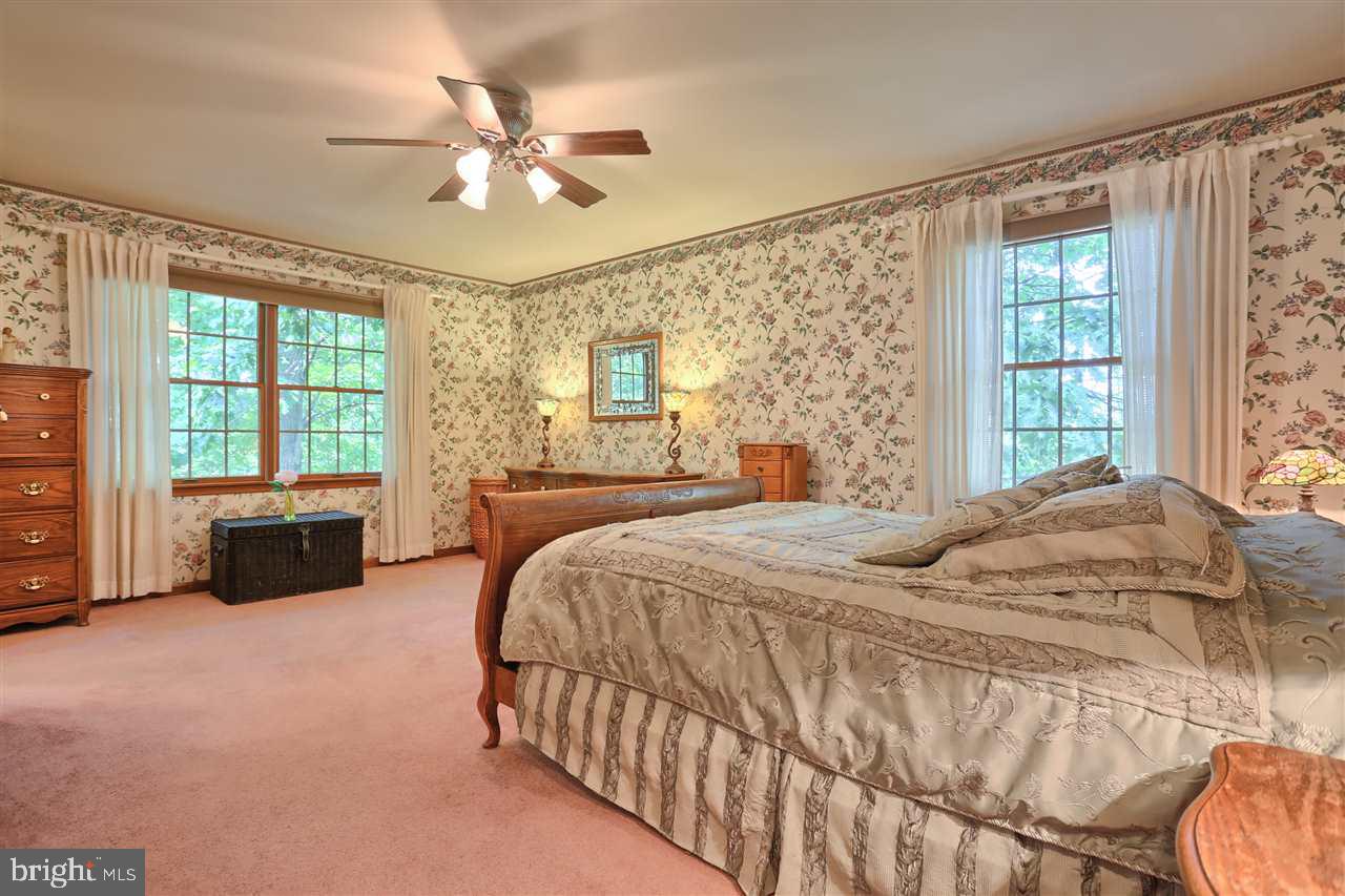 SUNNY HILL FARMS - Residential
