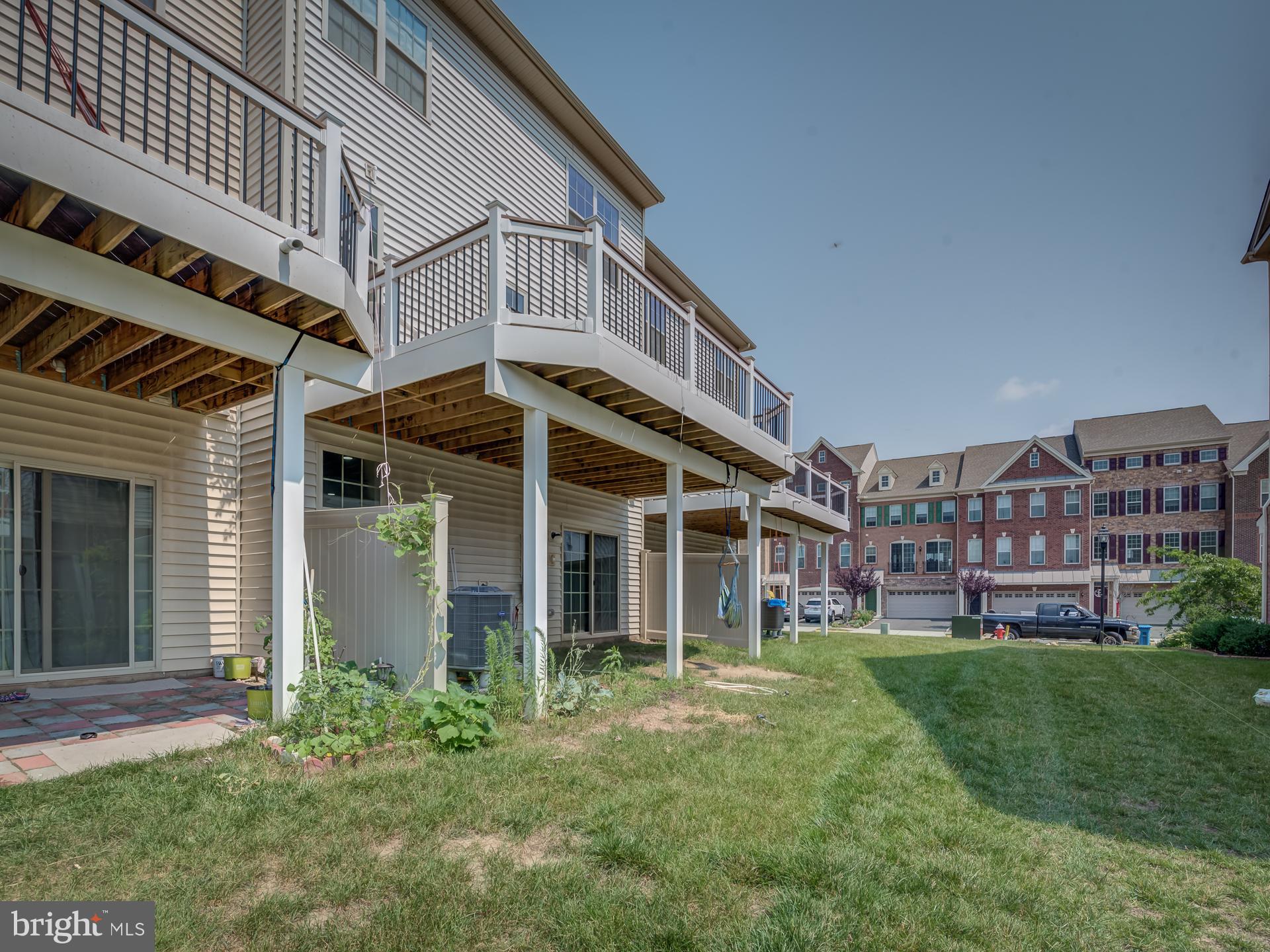 LOUDOUN VALLEY ESTATES 2 - Residential Lease