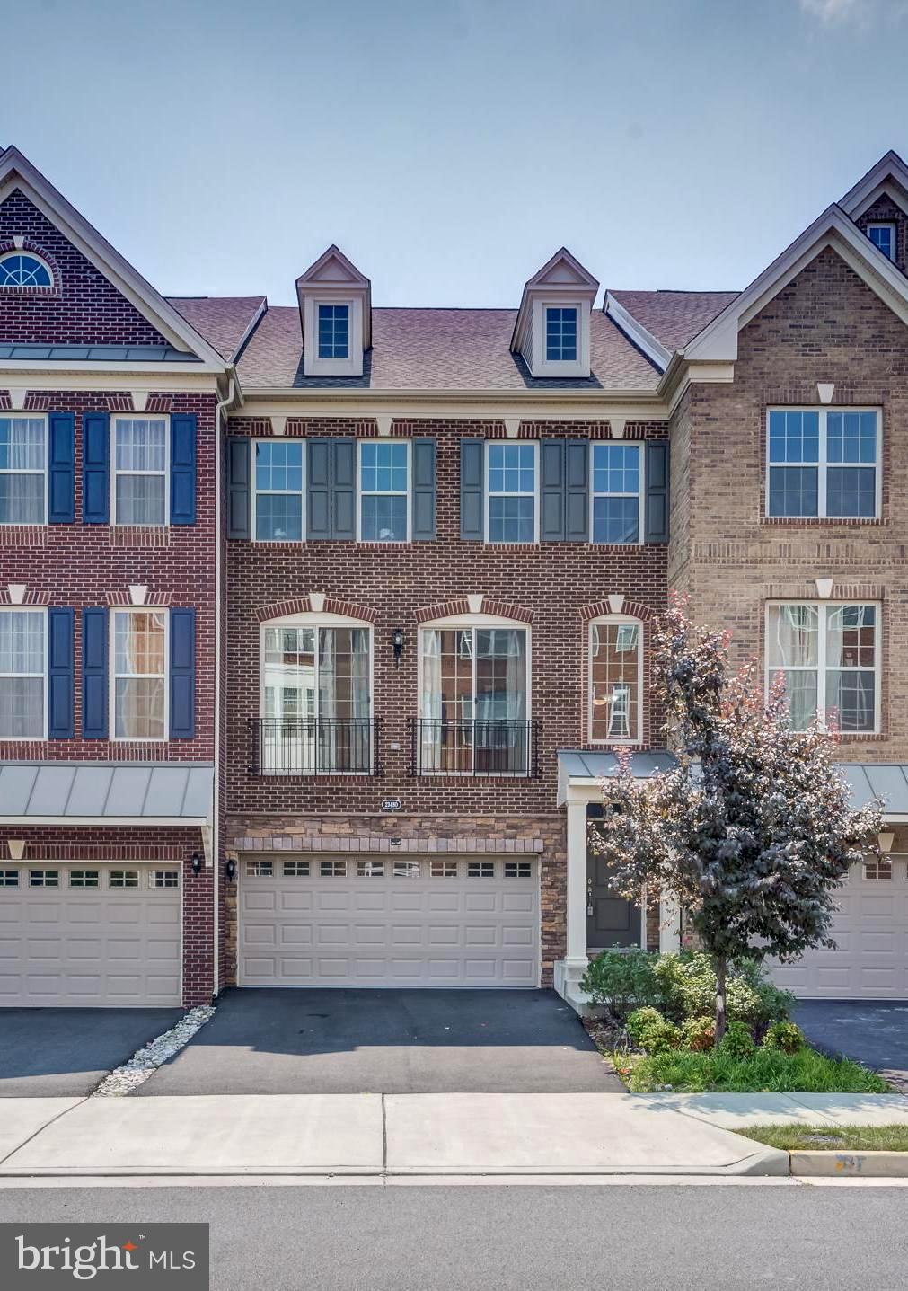 LOUDOUN VALLEY ESTATES 2 - Residential Lease