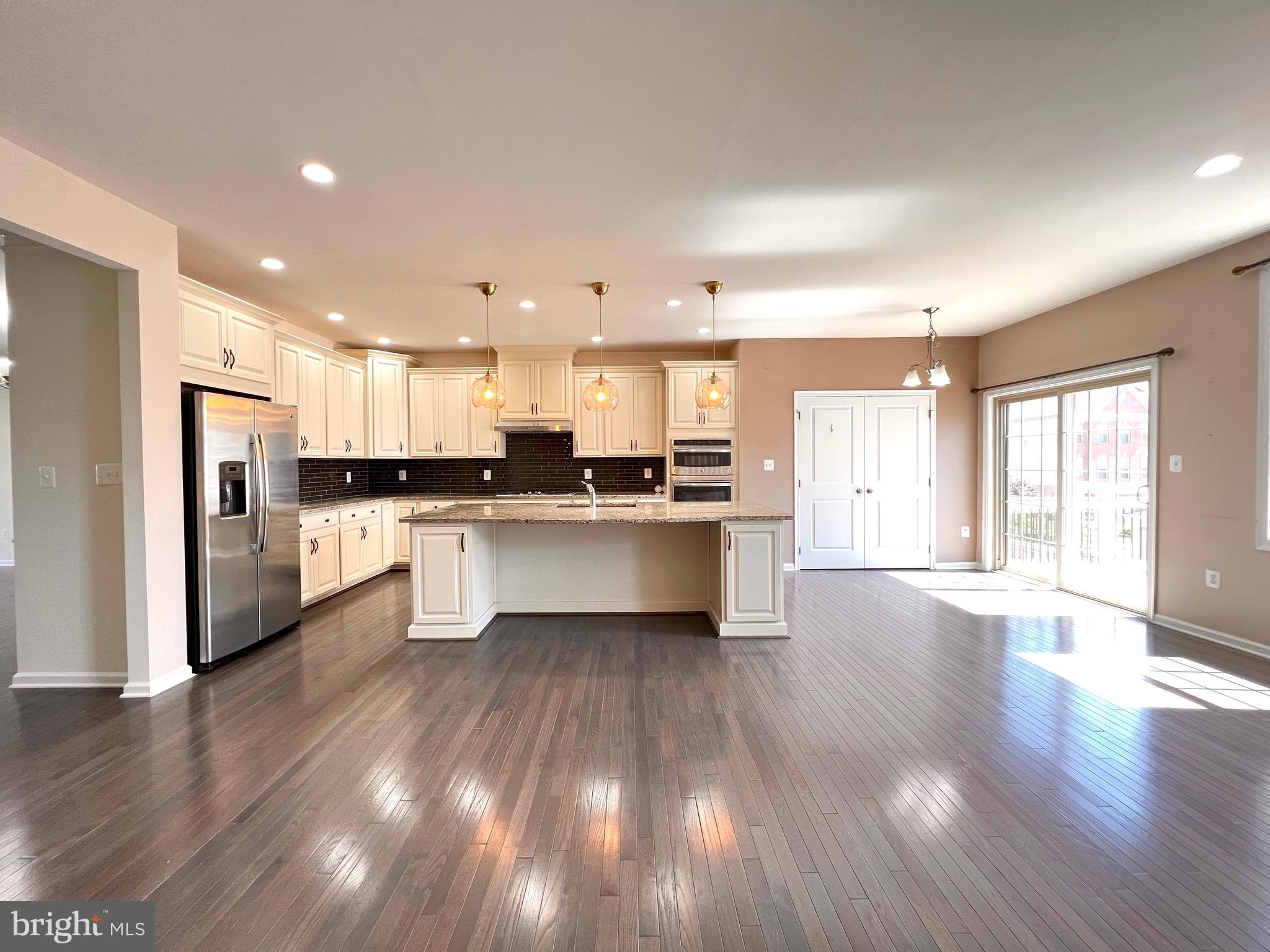 LOUDOUN VALLEY ESTATES 2 - Residential Lease