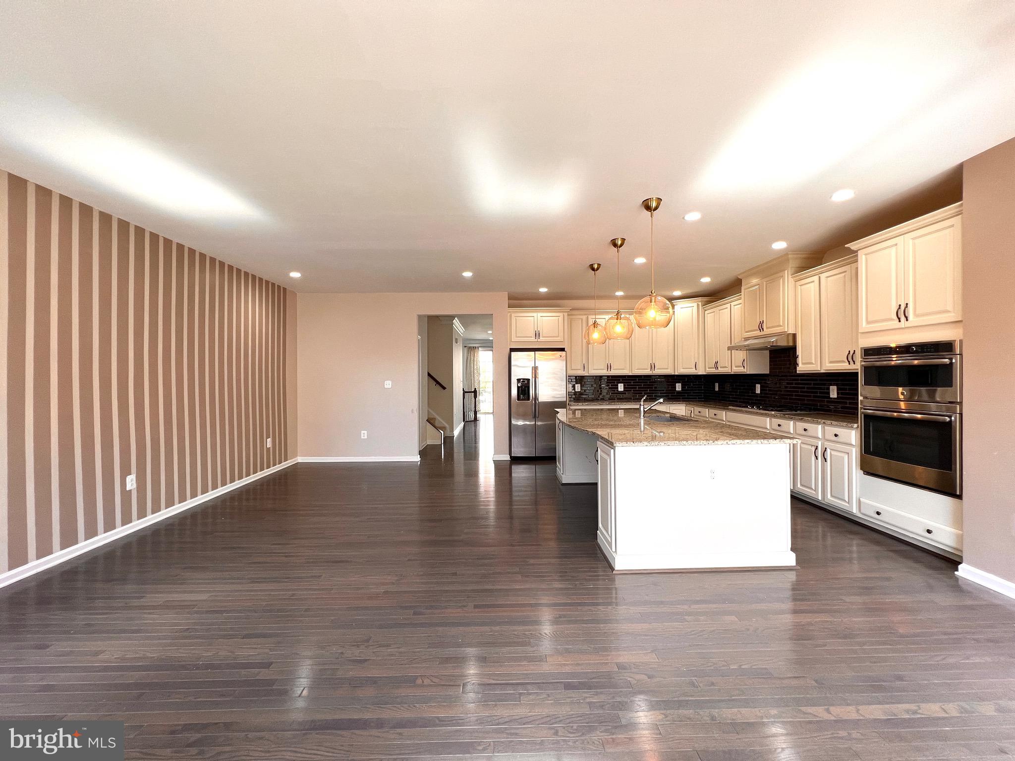 LOUDOUN VALLEY ESTATES 2 - Residential Lease