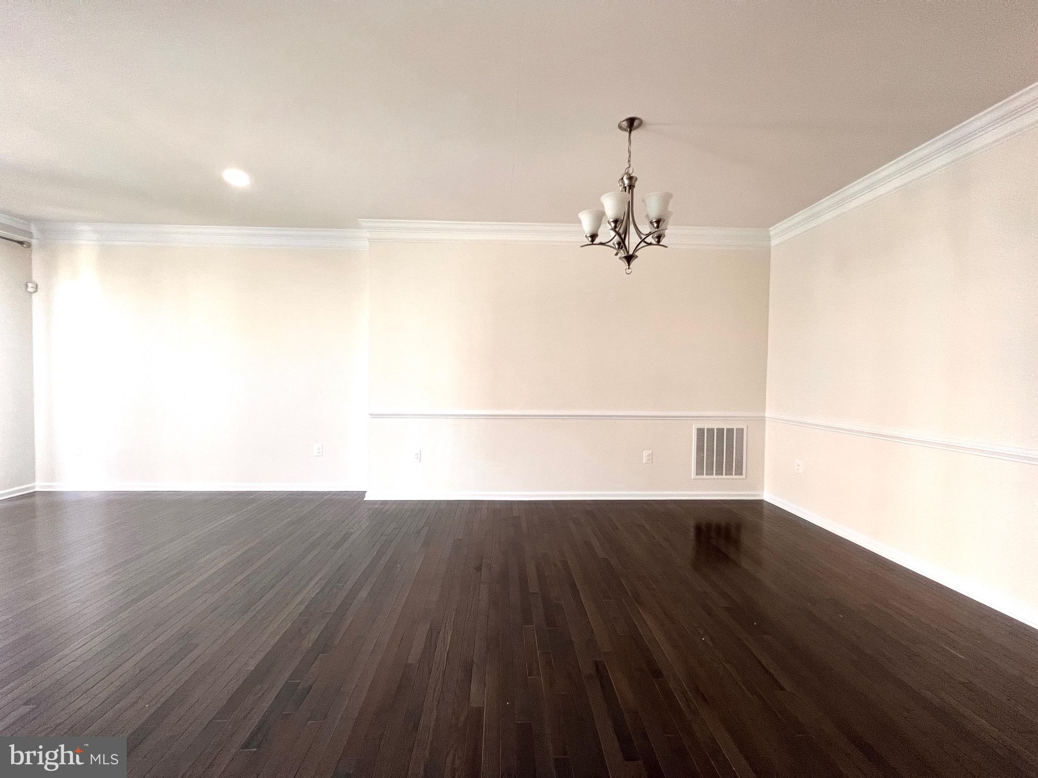 LOUDOUN VALLEY ESTATES 2 - Residential Lease