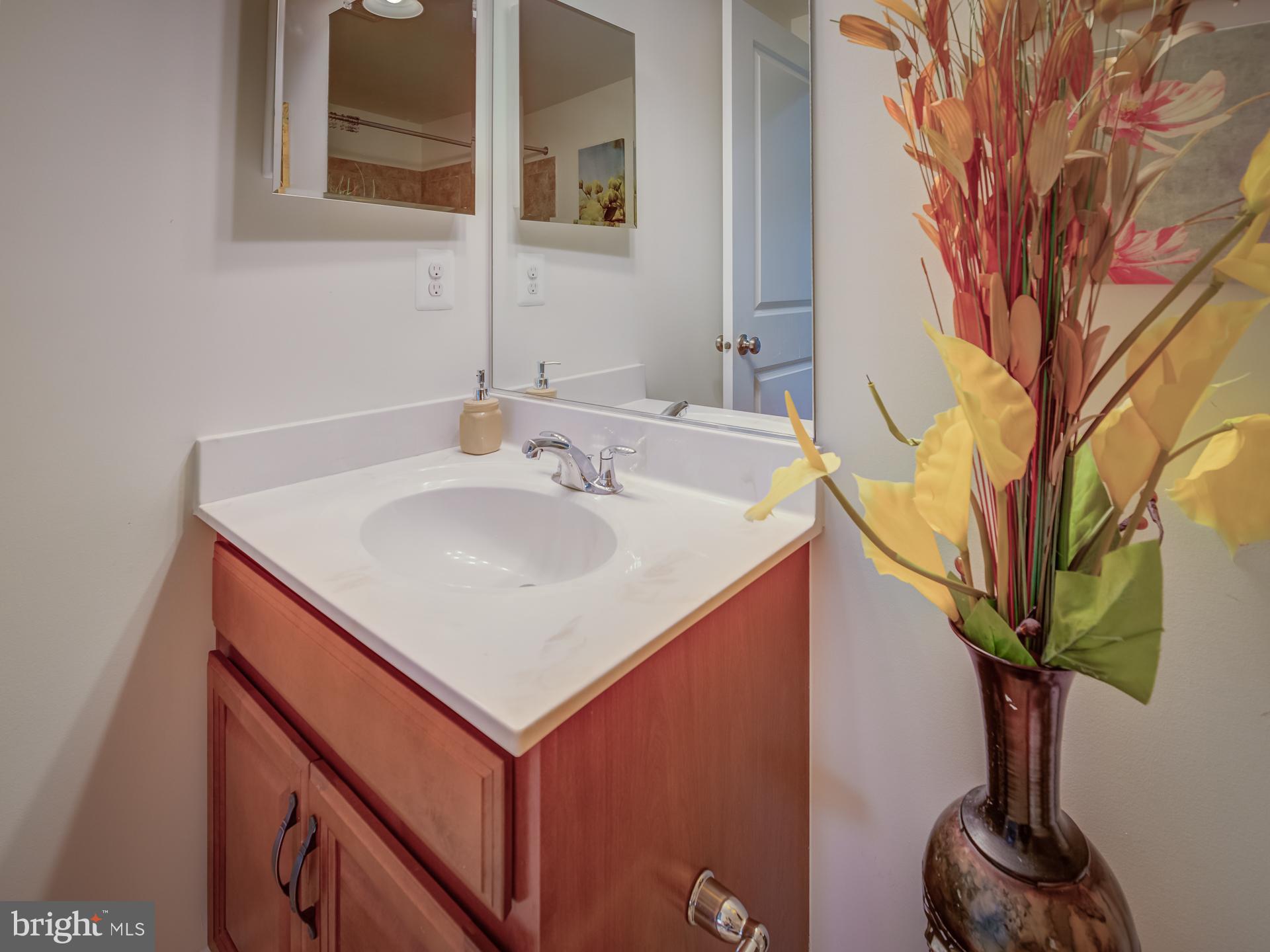 LOUDOUN VALLEY ESTATES 2 - Residential Lease