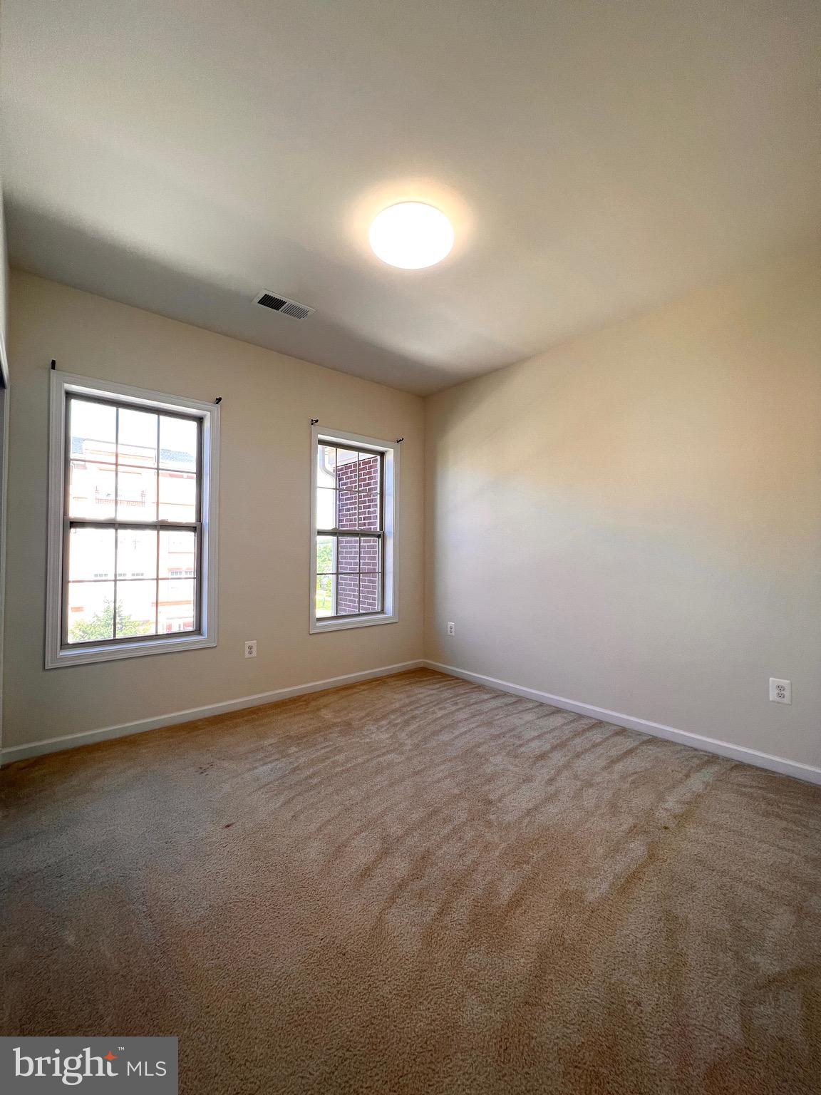 LOUDOUN VALLEY ESTATES 2 - Residential Lease