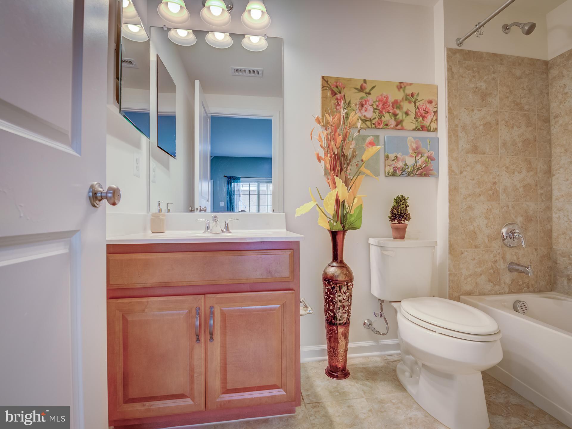 LOUDOUN VALLEY ESTATES 2 - Residential Lease