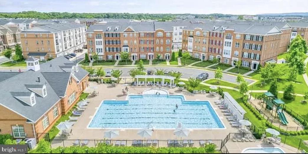 LOUDOUN VALLEY ESTATES 2 - Residential Lease