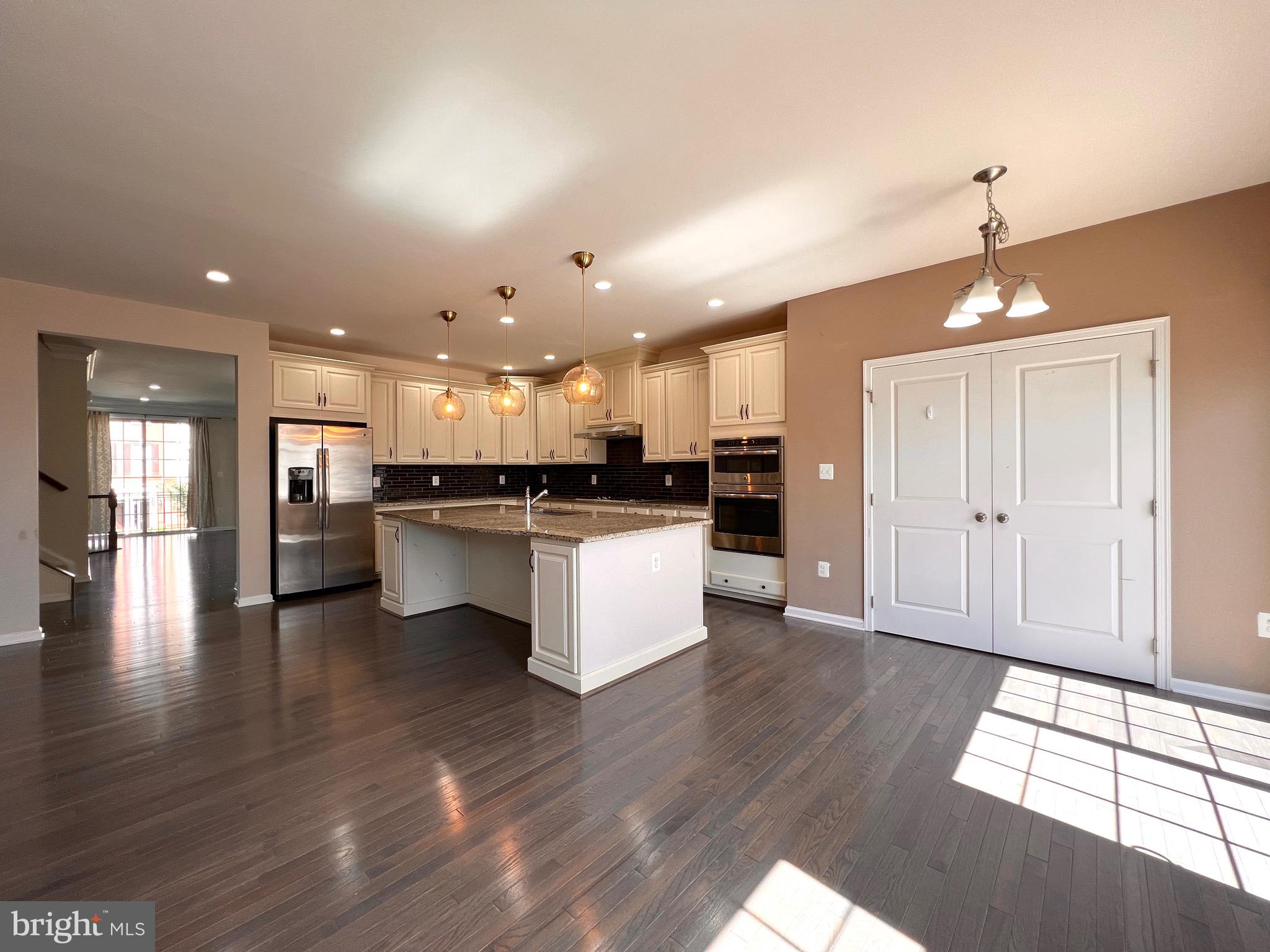 LOUDOUN VALLEY ESTATES 2 - Residential Lease