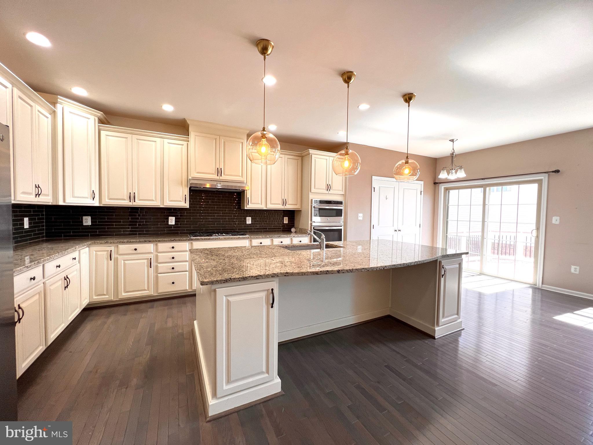 LOUDOUN VALLEY ESTATES 2 - Residential Lease