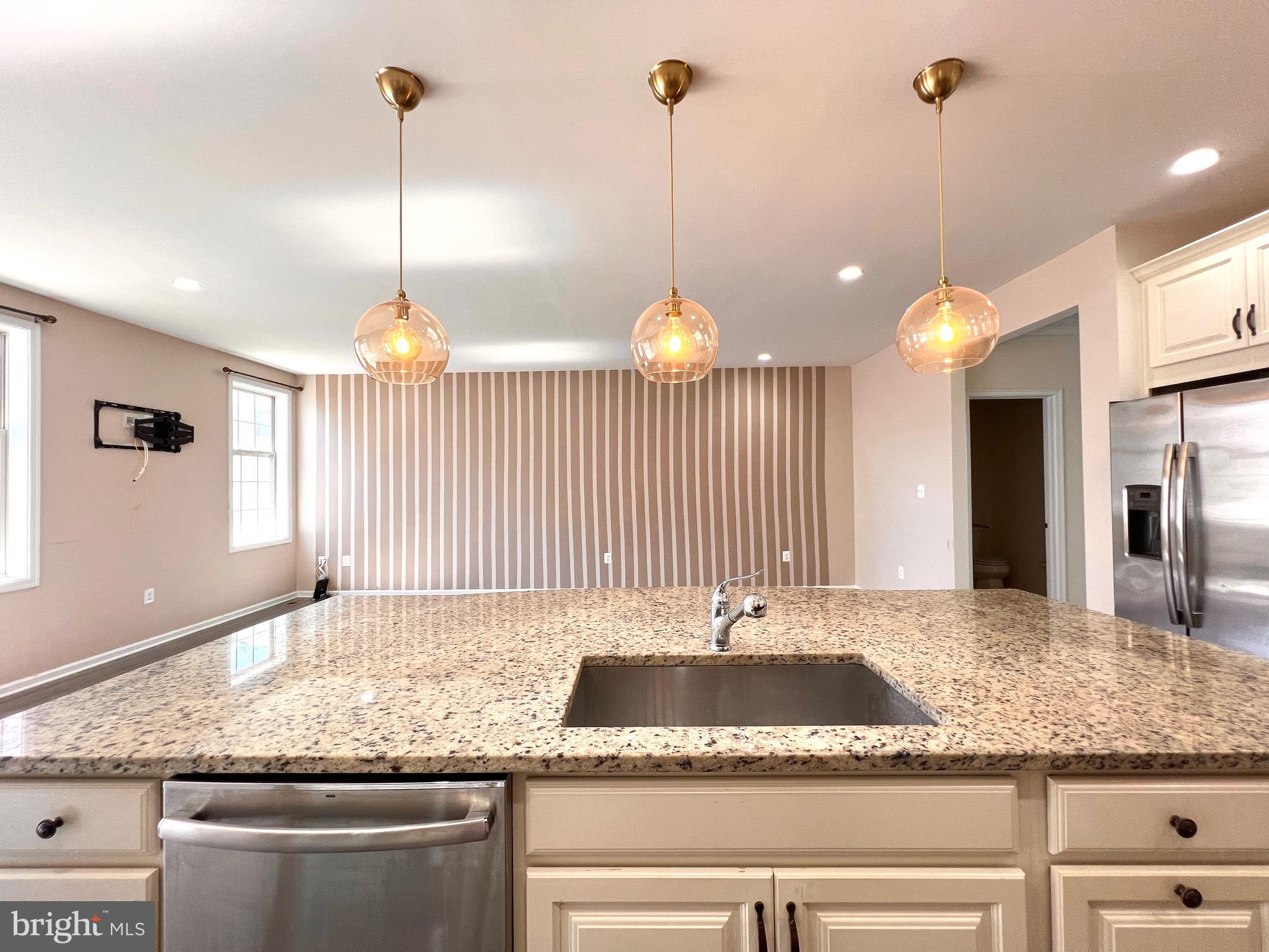 LOUDOUN VALLEY ESTATES 2 - Residential Lease