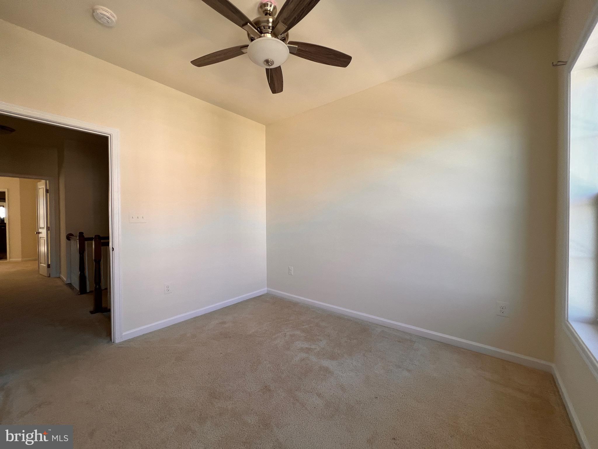 LOUDOUN VALLEY ESTATES 2 - Residential Lease