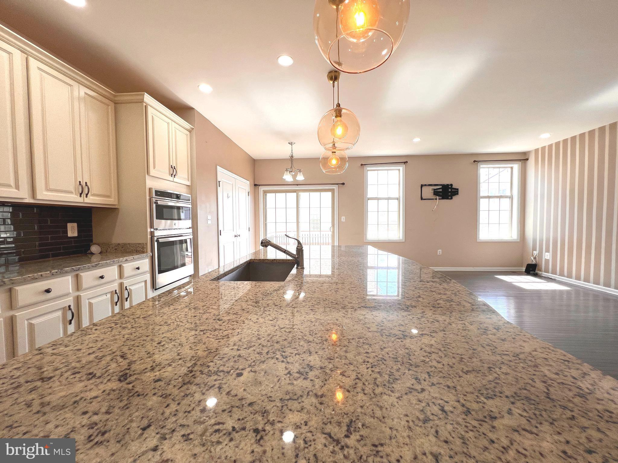 LOUDOUN VALLEY ESTATES 2 - Residential Lease