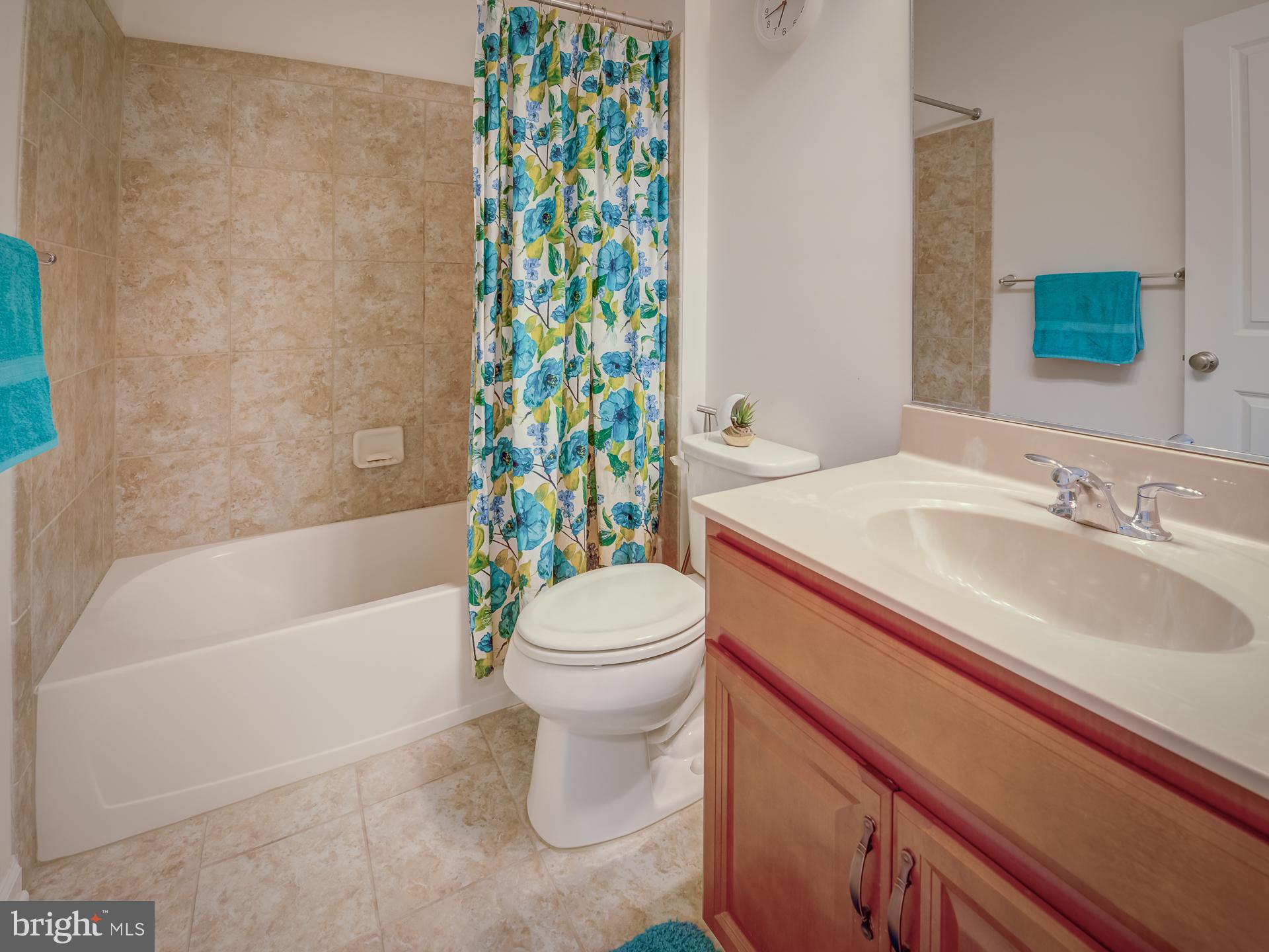 LOUDOUN VALLEY ESTATES 2 - Residential Lease