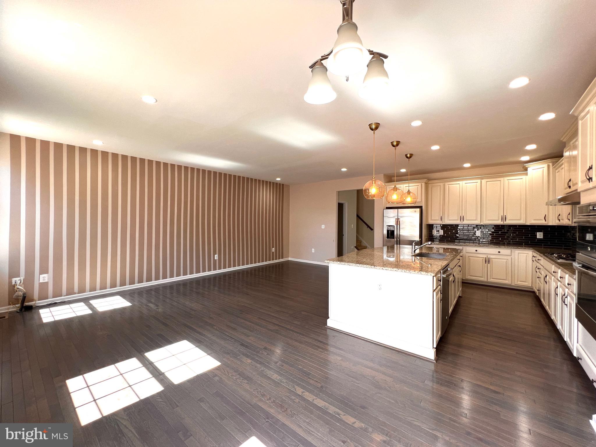 LOUDOUN VALLEY ESTATES 2 - Residential Lease