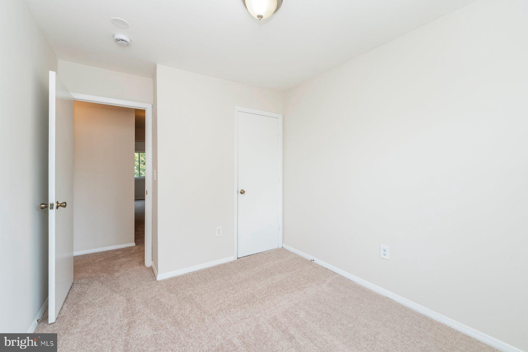 SEVEN COURTS - Residential