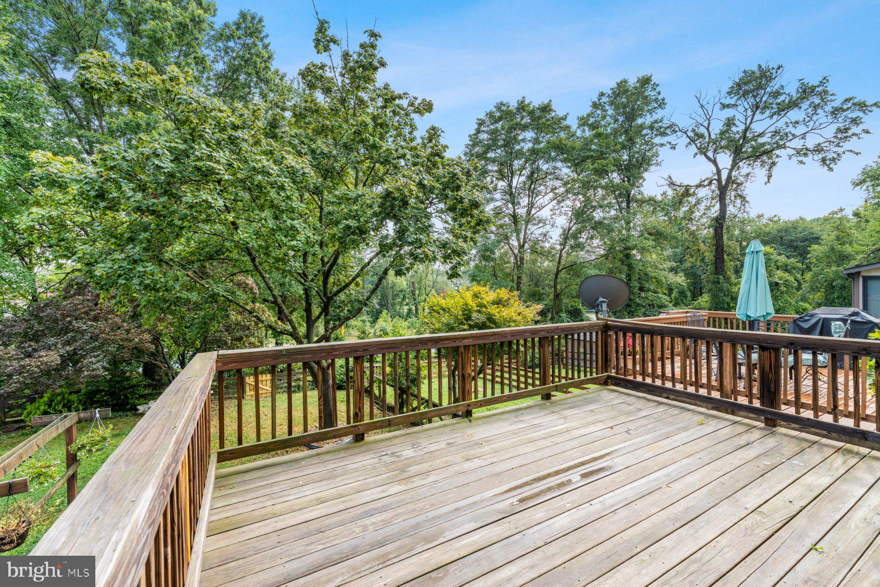 SEVEN COURTS - Residential