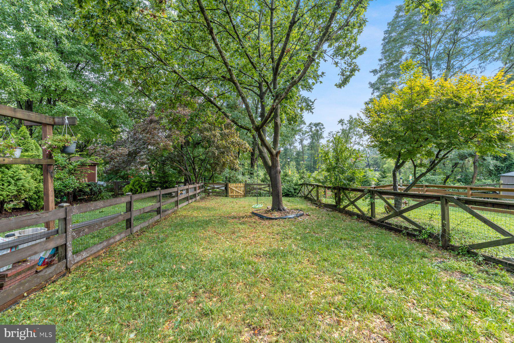 SEVEN COURTS - Residential