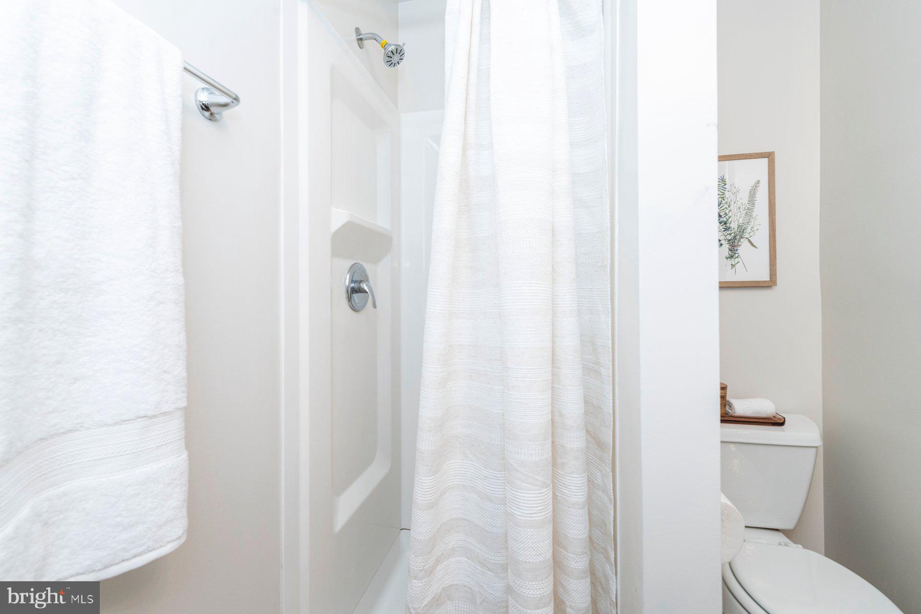 SEVEN COURTS - Residential